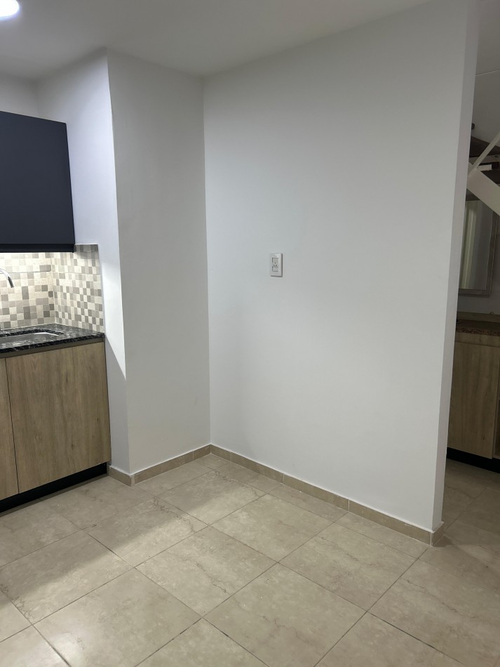 OPORTUNIDAD! UNIDAD TIPO DUPLEX. SAN LUIS 2000