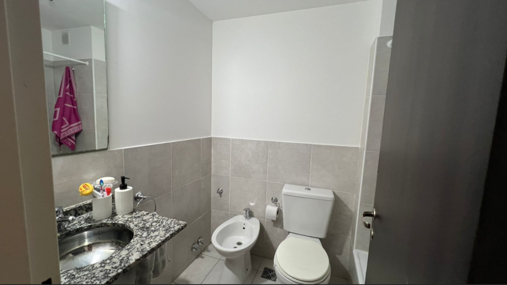 EN VENTA! Departamento 1 dormitorio. laprida 1300