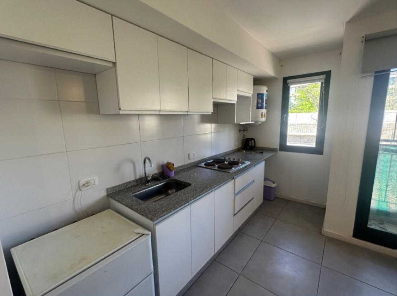 ¡OPORTUNIDAD! Amplio monoambiente. barrio refineria. corvalan 500