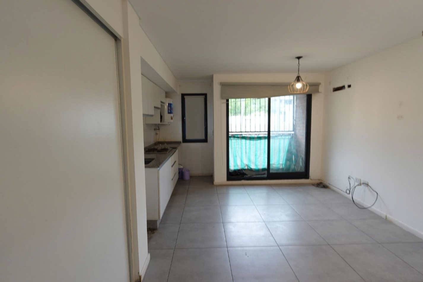 ¡OPORTUNIDAD! Amplio monoambiente. barrio refineria. corvalan 500