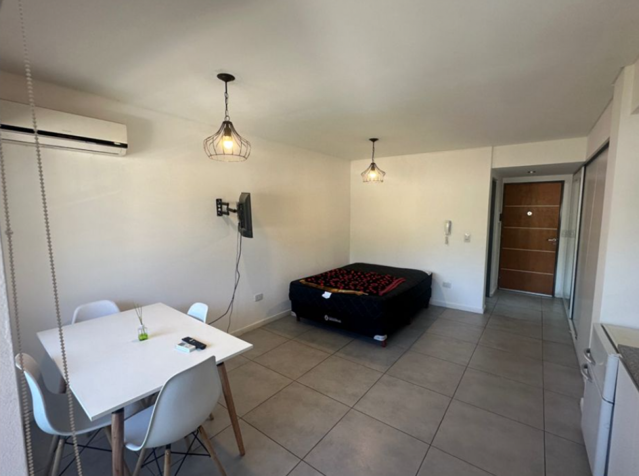 ¡OPORTUNIDAD! Amplio monoambiente. barrio refineria. corvalan 500