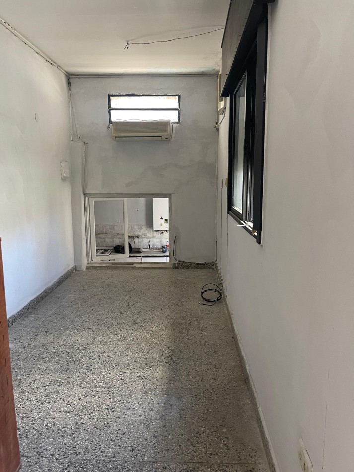 PH EN VENTA, un dormitorio. Excelente ubicacion. Primero de Mayo al 1300