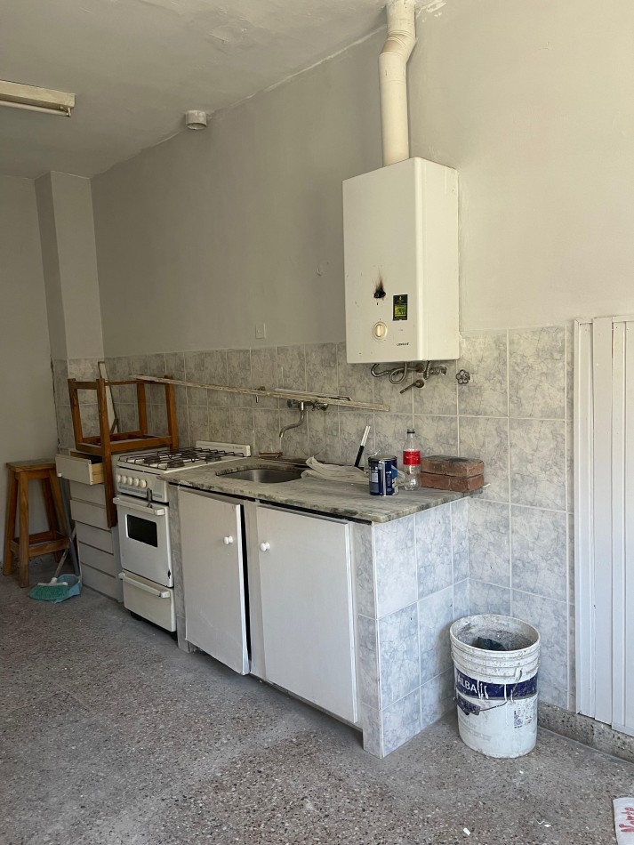 PH EN VENTA, un dormitorio. Excelente ubicacion. Primero de Mayo al 1300