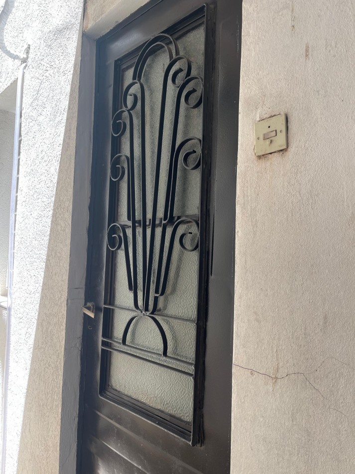 PH EN VENTA, un dormitorio. Excelente ubicacion. Primero de Mayo al 1300