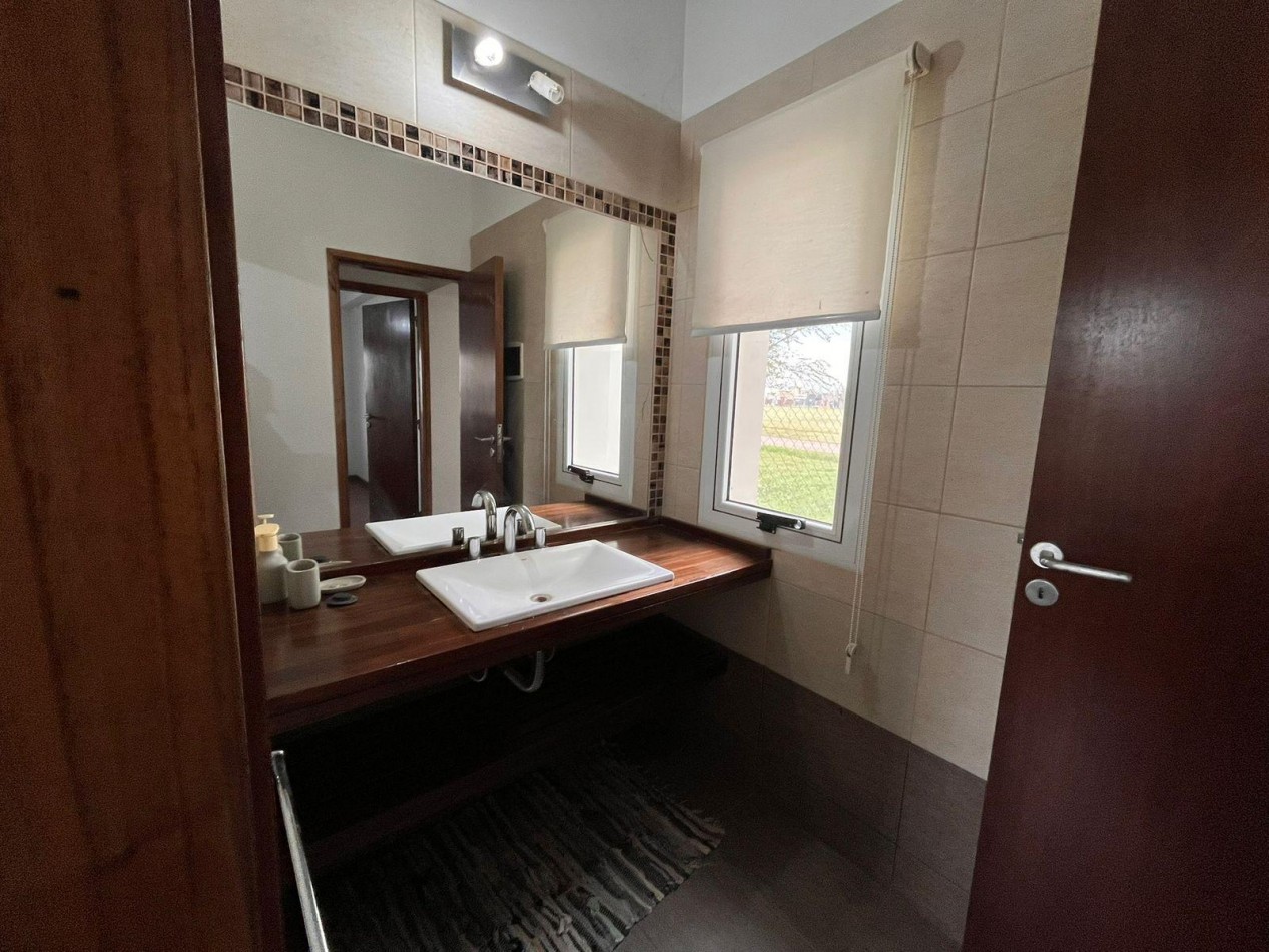 CASA EN ALQUILER, FUNES CITY. 