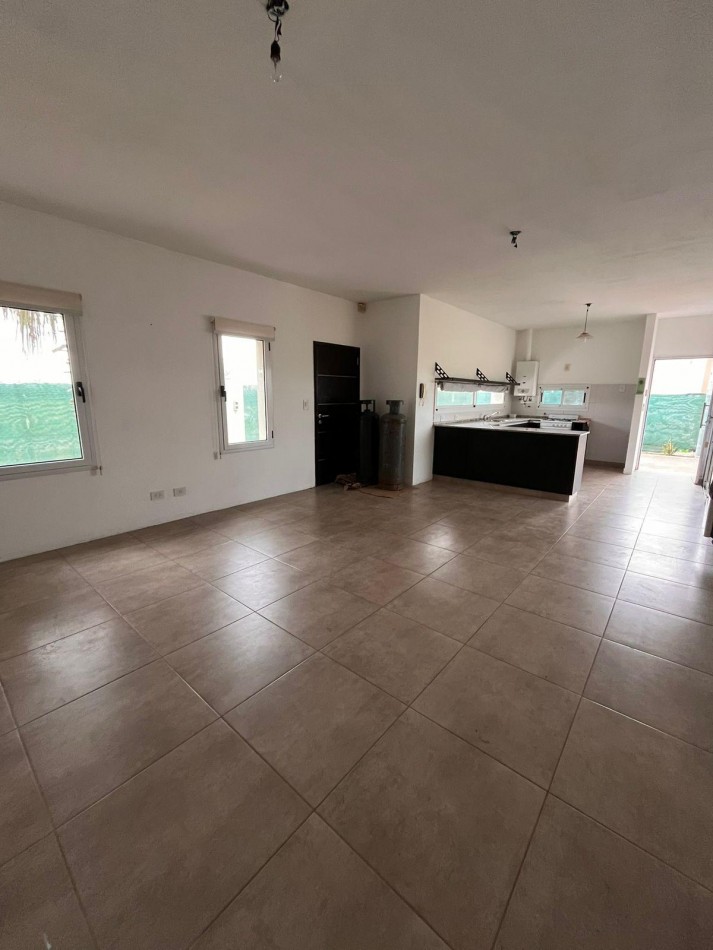 CASA EN ALQUILER, FUNES CITY. 