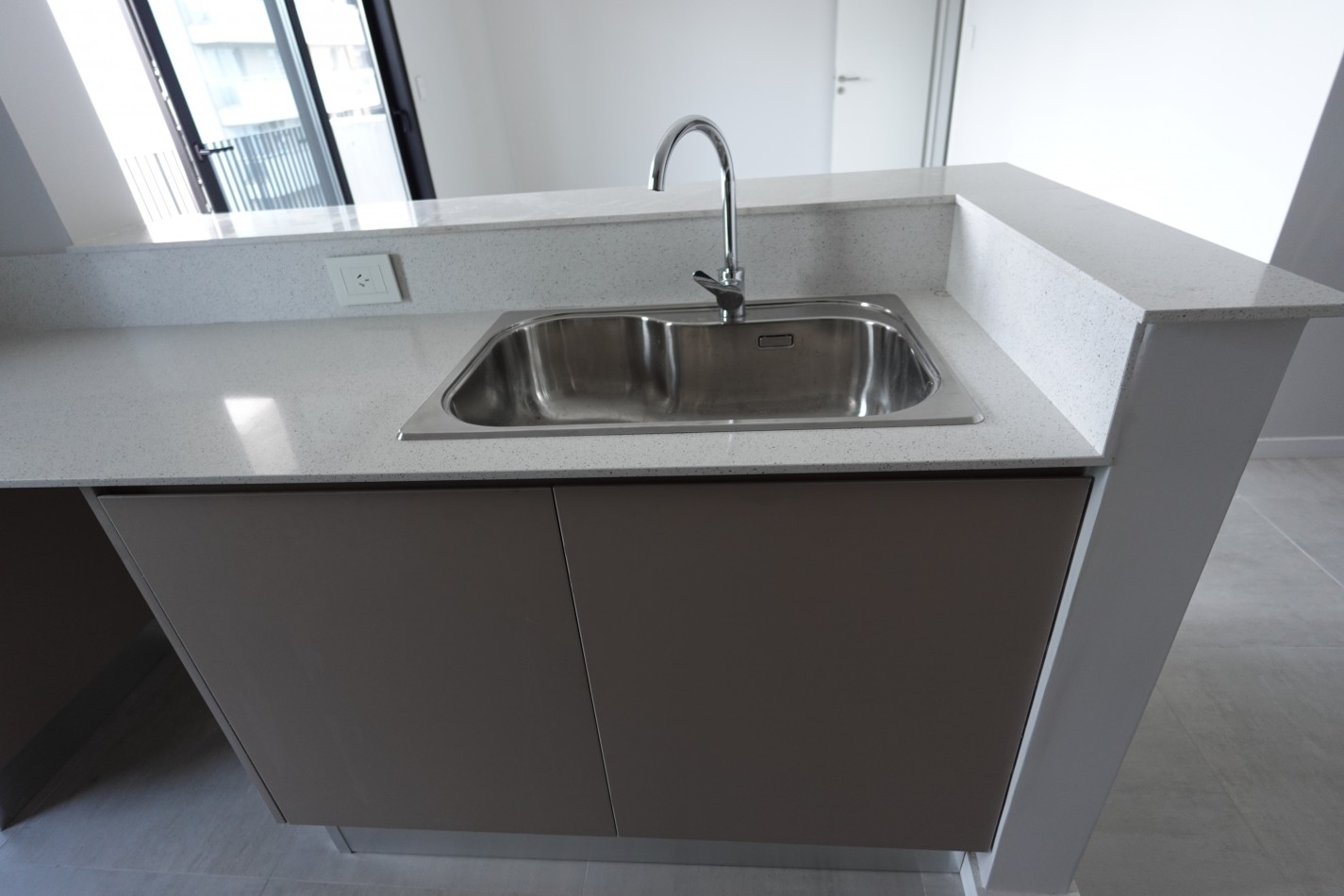 EN VENTA. Depto 2 dormitorios. EXCELENTE ZONA. Mendoza 2600