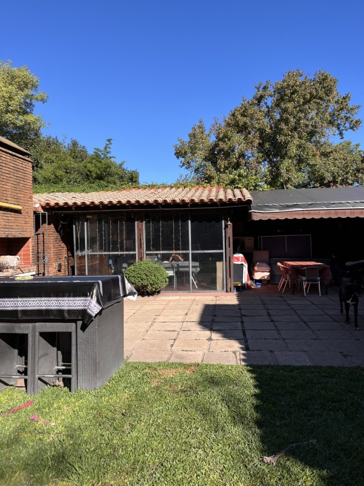 Exclusiva Casa en Fisherton de 4 dormitorios, parque, piscina 