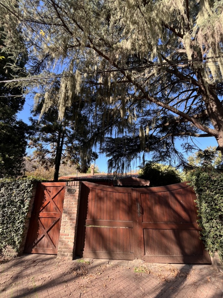 Exclusiva Casa en Fisherton de 4 dormitorios, parque, piscina 