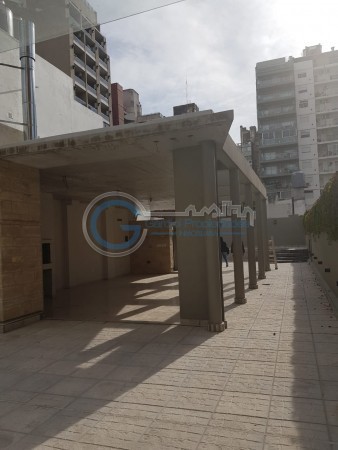 VENTA DEPARTAMENTO Semipiso a estrenar. Un dormitorio con patio y balcon . Amenities. Jujuy 1660