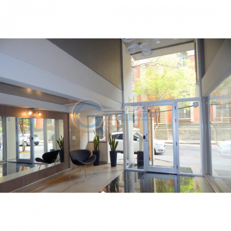 VENTA DEPARTAMENTO Semipiso a estrenar. Un dormitorio con patio y balcon . Amenities. Jujuy 1660