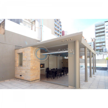 VENTA DEPARTAMENTO Semipiso 2 dormitorios con cochera. Balcon y patio. Amenities - Jujuy 1600