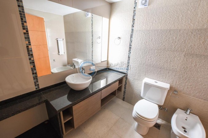 VENTA DEPARTAMENTO Semipiso 2 dormitorios con cochera. Balcon y patio. Amenities - Jujuy 1600