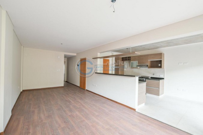 VENTA DEPARTAMENTO Semipiso 2 dormitorios con cochera. Balcon y patio. Amenities - Jujuy 1600