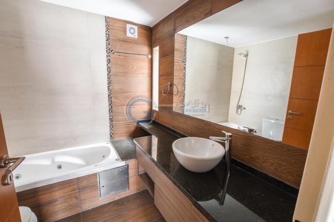 VENTA DEPARTAMENTO Semipiso 2 dormitorios con cochera. Balcon y patio. Amenities - Jujuy 1600