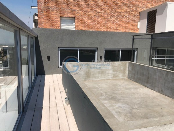 VENTA DEPARTAMENTO Semipiso UN DORMITORIO a estrenar. Balcon al frente y contrafrente con parrillero. Con cochera .Amenities en terraza vista al rio. Salta 1200