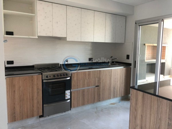 VENTA DEPARTAMENTO Semipiso UN DORMITORIO a estrenar. Balcon al frente y contrafrente con parrillero. Con cochera .Amenities en terraza vista al rio. Salta 1200