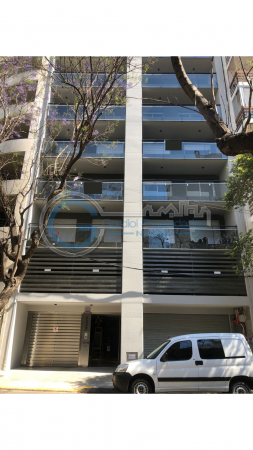 VENTA DEPARTAMENTO Semipiso UN DORMITORIO a estrenar. Balcon al frente y contrafrente con parrillero. Con cochera .Amenities en terraza vista al rio. Salta 1200