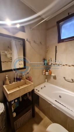VENTA IMPECABLE DEPARTAMENTO AL FRENTE, TRES DORMITORIOS - ZONA RIO
