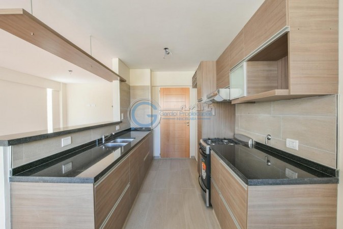 Semipiso DOS DORMITORIOS. Balcón y patio. Amenities. Entrega inmediata. Paraguay y Pellegrini