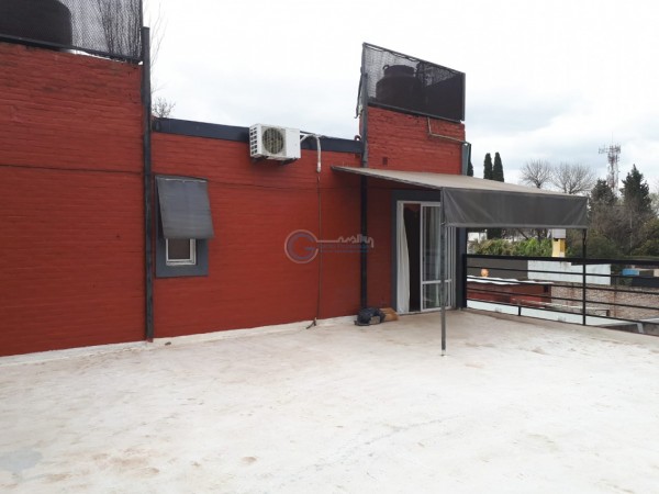 VENTA CONDOMINIO en FUNES, 4 casas independientes de un dormitorio con patio.