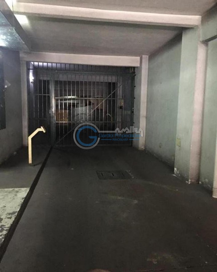 VENTA OPORTUNIDAD COCHERA CENTRICA EN PB 