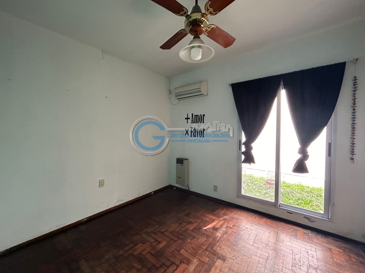 VENTA Casa de 3 dormitorios, con parque, piscina, quincho, cochera - Ayacucho 5800