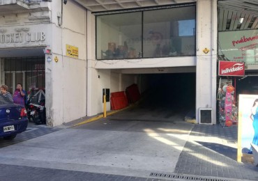 VENTA INTERESANTE OPORTUNIDAD COCHERA CENTRICA - Sarmiento y Rioja
