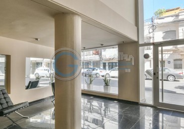 Semipiso DOS DORMITORIOS. Balcón y patio. Amenities. Entrega inmediata. Paraguay y Pellegrini